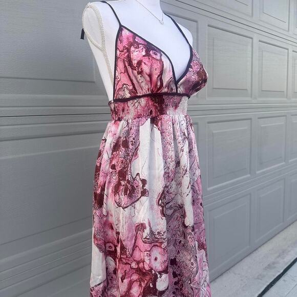 BCBG Maxazria Vintage Size Medium Beautiful Waist Snatching Flowy Dress - Picture 2 of 4